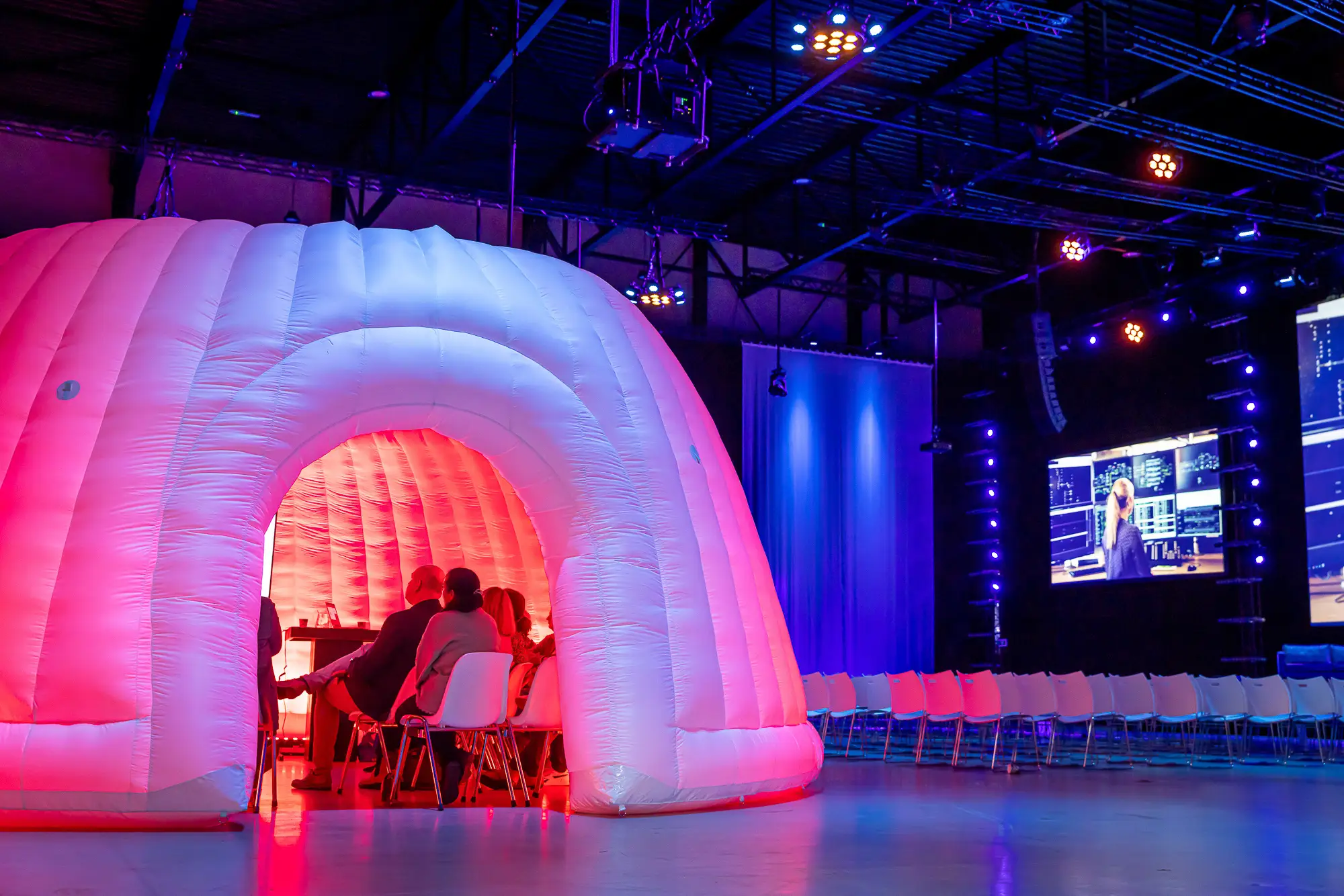 Midden Nederland Hallen in Barneveld, flexibel en duurzaam eventcentrum met meerdere zalen voor grootschalige zakelijke events
